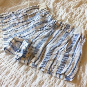 Fun beachy striped shorts‼️